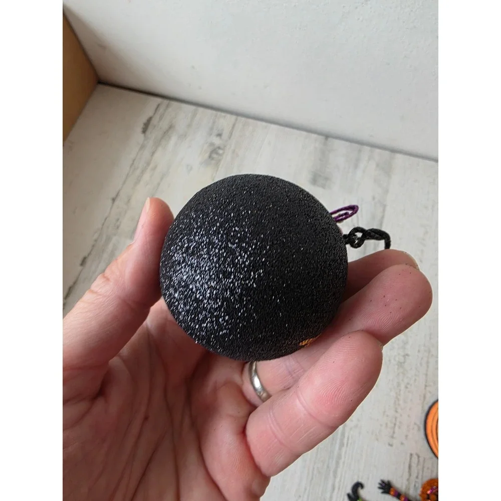 Vintage Pier 1 Hocus pocus cauldron glitter ornament frog which tree Halloween